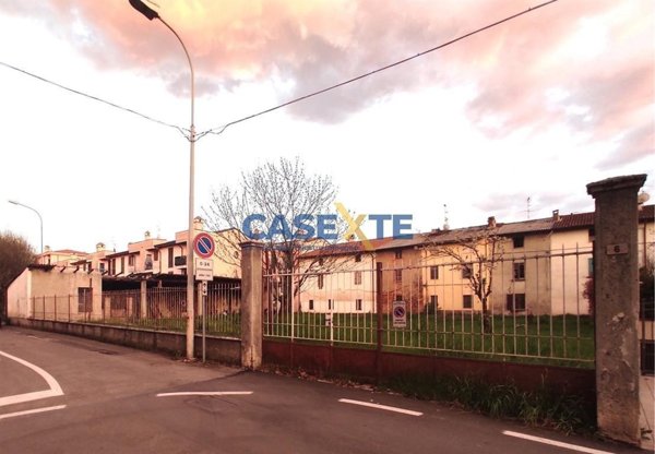 terreno edificabile in vendita a Castel Rozzone