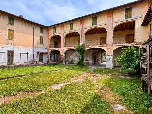 casale in vendita a Castel Rozzone