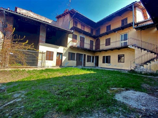 casa indipendente in vendita ad Albiano d'Ivrea