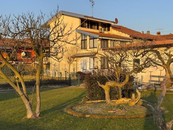 casa semindipendente in vendita ad Albiano d'Ivrea