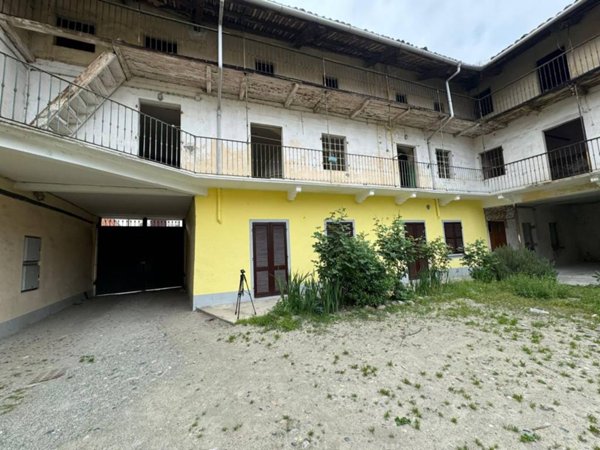 casa indipendente in vendita ad Albiano d'Ivrea