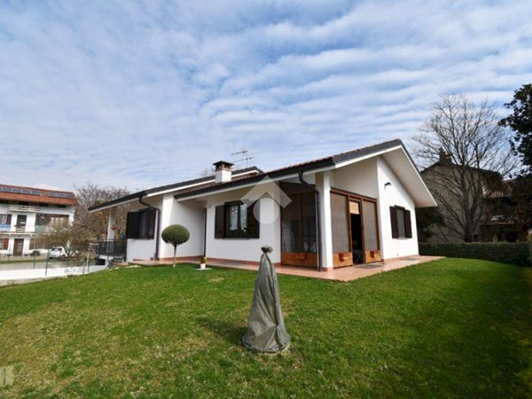 casa indipendente in vendita ad Albiano d'Ivrea