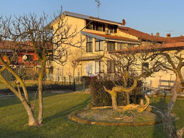 casa semindipendente in vendita ad Albiano d'Ivrea