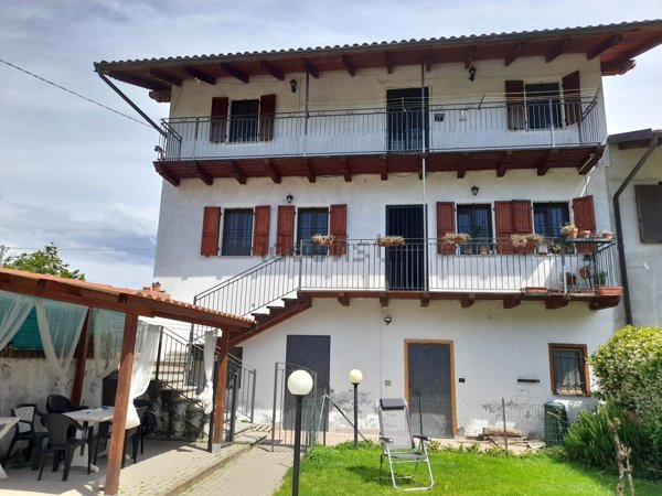 casa semindipendente in vendita ad Albiano d'Ivrea