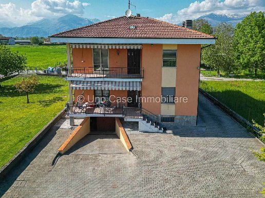 casa indipendente in vendita ad Albiano d'Ivrea