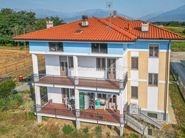 casa indipendente in vendita ad Albiano d'Ivrea