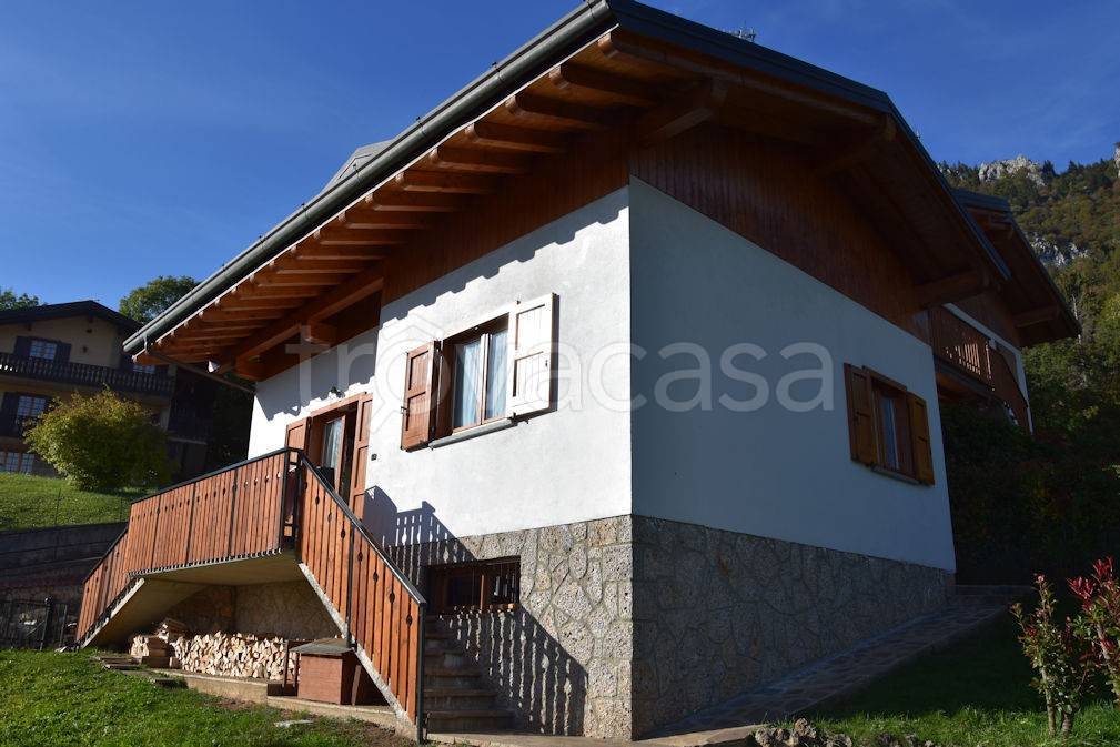 casa indipendente in vendita a Castione della Presolana