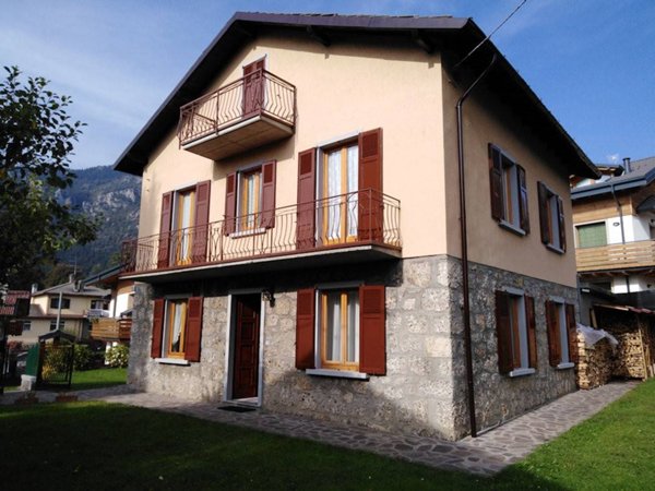 casa indipendente in vendita a Castione della Presolana