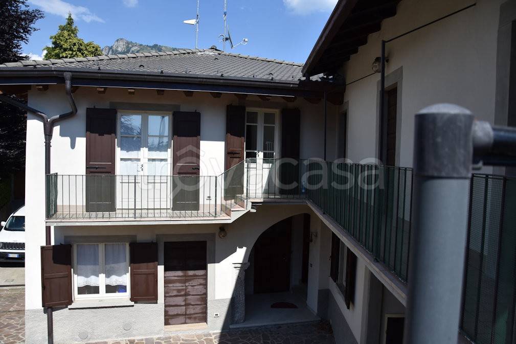 casa indipendente in vendita a Castione della Presolana