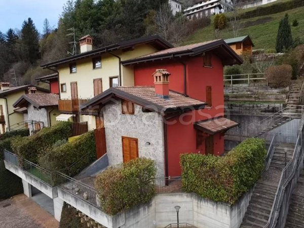 casa indipendente in vendita a Castione della Presolana