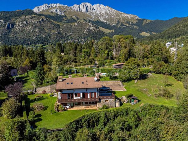 casa indipendente in vendita a Castione della Presolana
