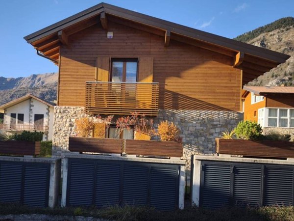 casa indipendente in vendita a Castione della Presolana