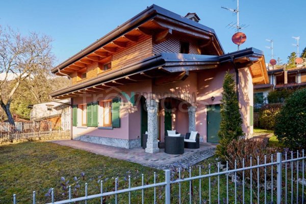 casa indipendente in vendita a Castione della Presolana