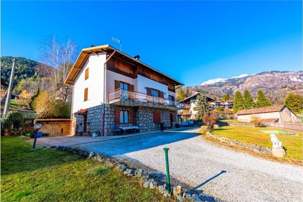 casa indipendente in vendita a Castione della Presolana