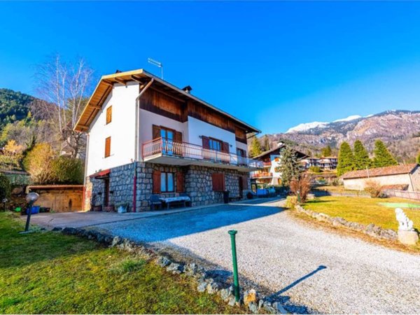 casa indipendente in vendita a Castione della Presolana