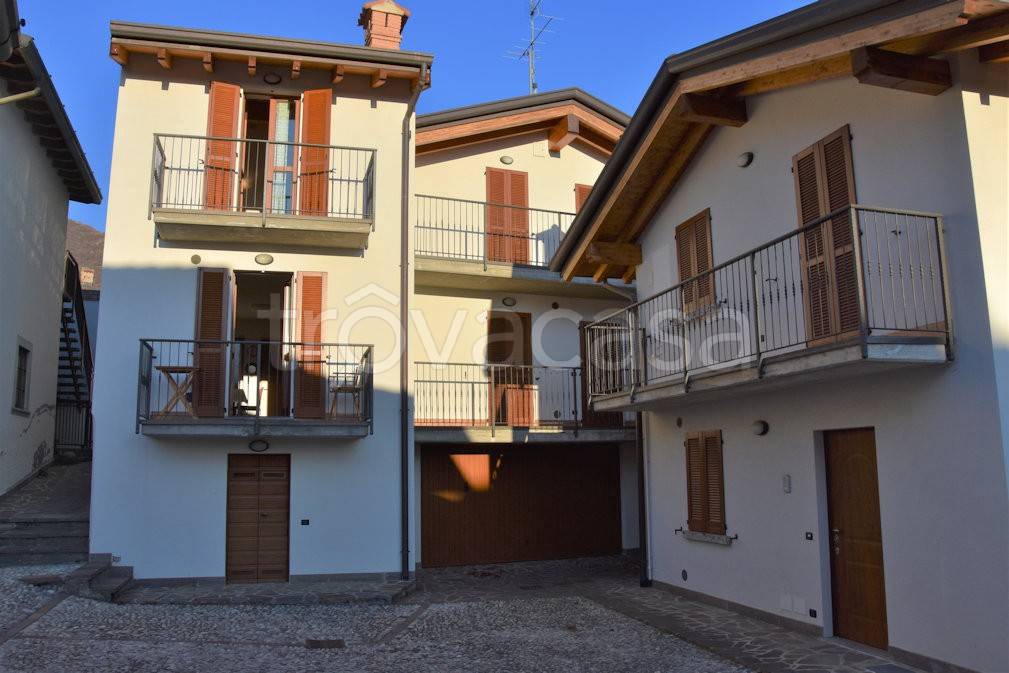 casa indipendente in vendita a Castione della Presolana