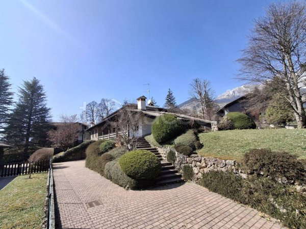 casa indipendente in vendita a Castione della Presolana