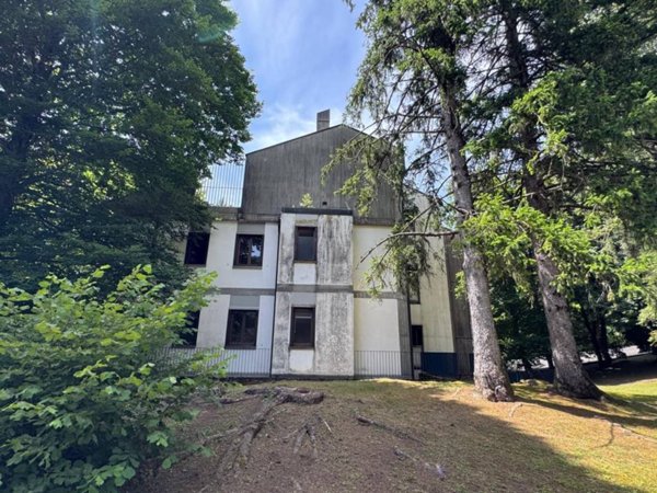 intera palazzina in vendita a Castione della Presolana