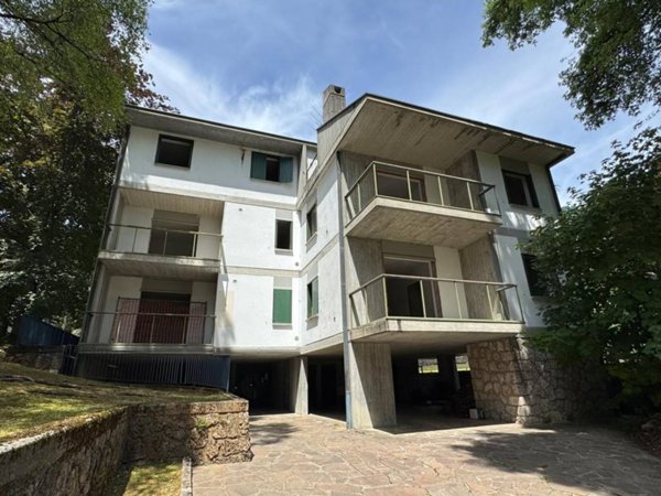 intera palazzina in vendita a Castione della Presolana