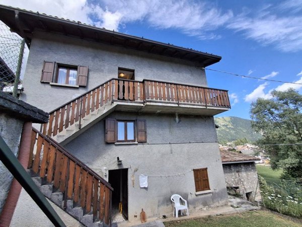 casa indipendente in vendita a Castione della Presolana