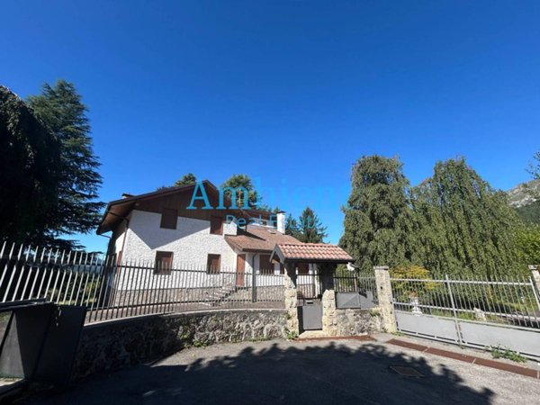 villa in vendita a Castione della Presolana