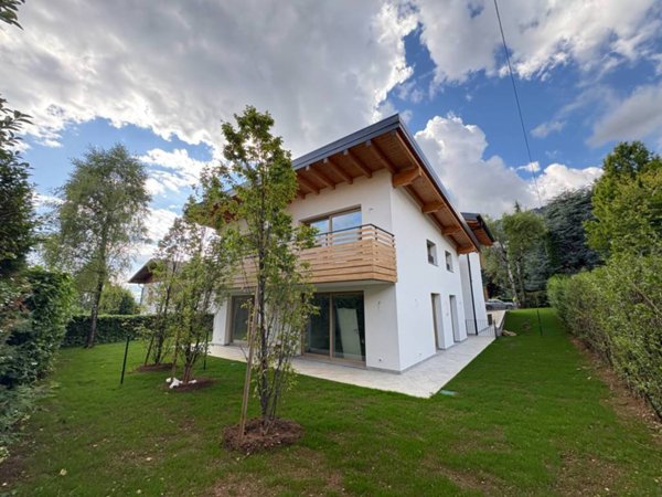 casa indipendente in vendita a Castione della Presolana