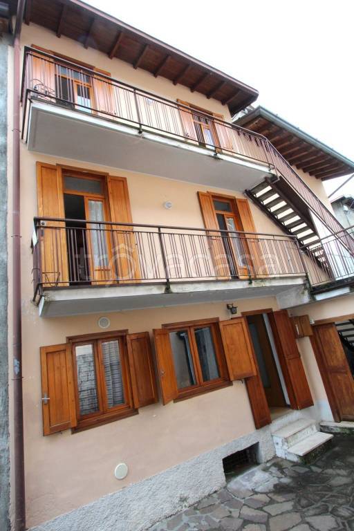 casa indipendente in vendita a Castione della Presolana