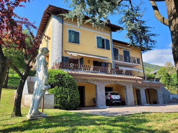 casa indipendente in vendita a Castione della Presolana