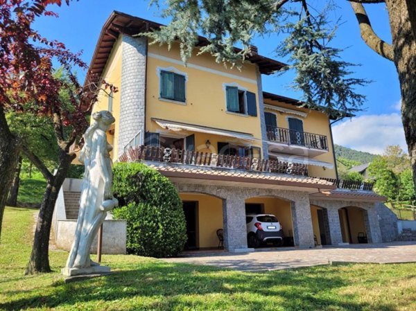 casa indipendente in vendita a Castione della Presolana