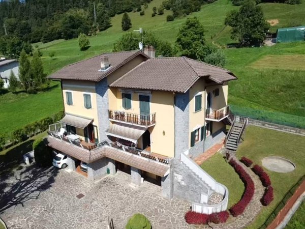 casa indipendente in vendita a Castione della Presolana