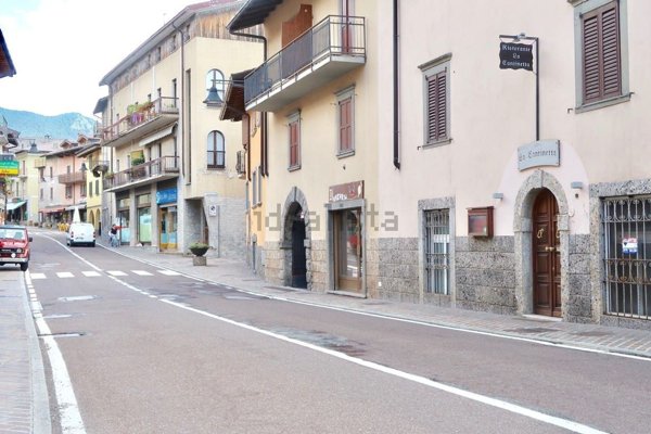 negozio in vendita a Castione della Presolana