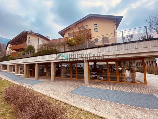 negozio in vendita a Castione della Presolana