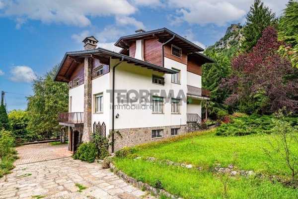 casa indipendente in vendita a Castione della Presolana