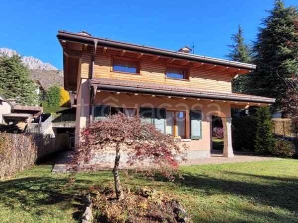 casa indipendente in vendita a Castione della Presolana