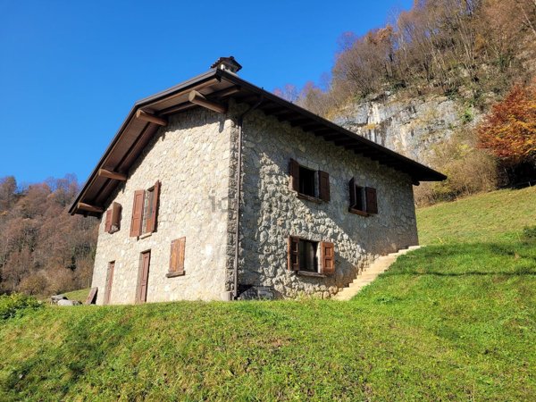 appartamento in vendita a Castione della Presolana