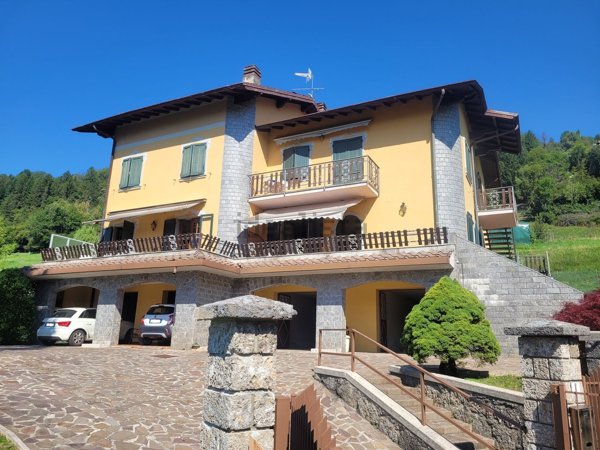 appartamento in vendita a Castione della Presolana