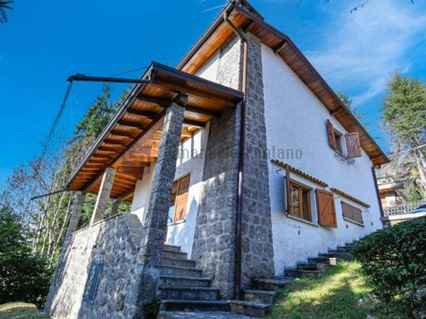 casa indipendente in vendita a Castione della Presolana