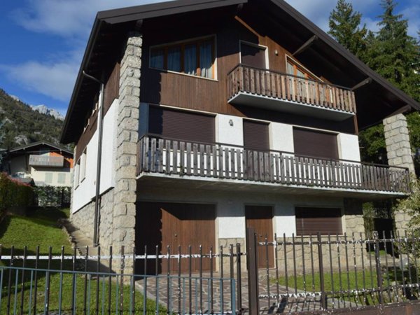 casa indipendente in vendita a Castione della Presolana