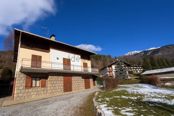 casa indipendente in vendita a Castione della Presolana