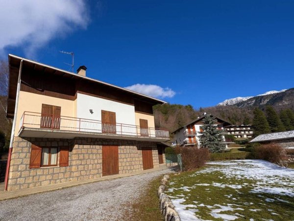 casa indipendente in vendita a Castione della Presolana