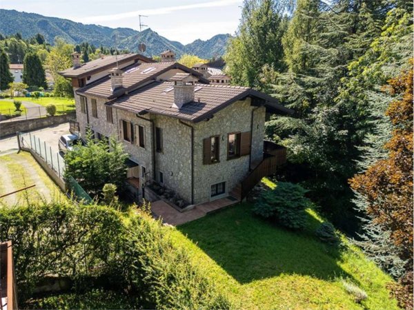 casa indipendente in vendita a Castione della Presolana