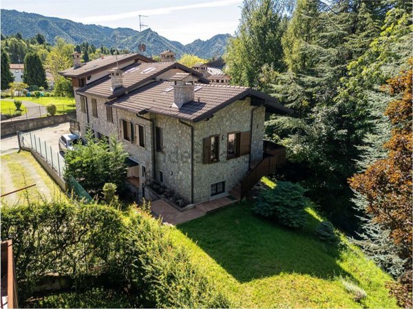 casa indipendente in vendita a Castione della Presolana