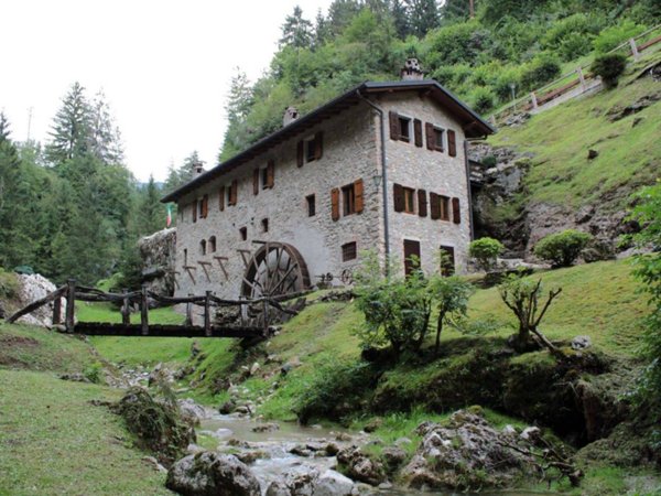 casa indipendente in vendita a Castione della Presolana