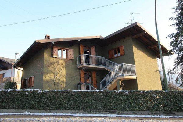 casa indipendente in vendita a Castione della Presolana