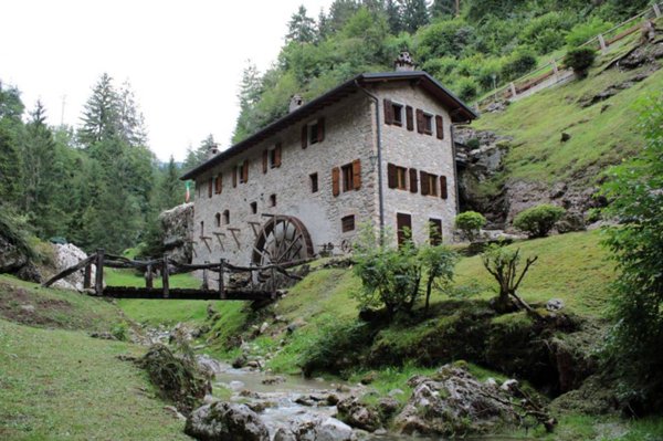 casa indipendente in vendita a Castione della Presolana