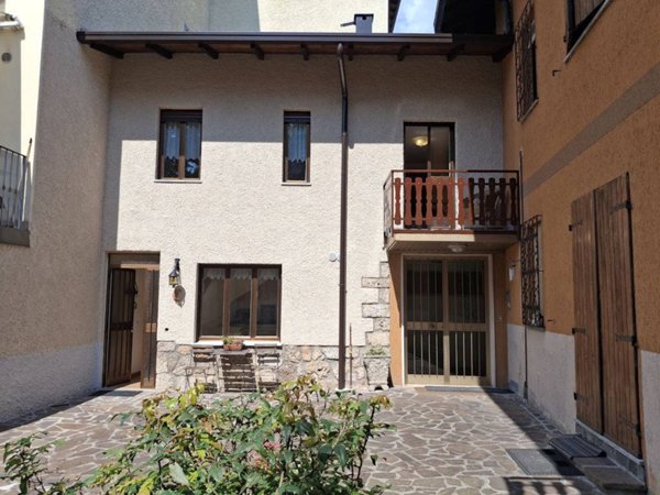 casa indipendente in vendita a Castione della Presolana