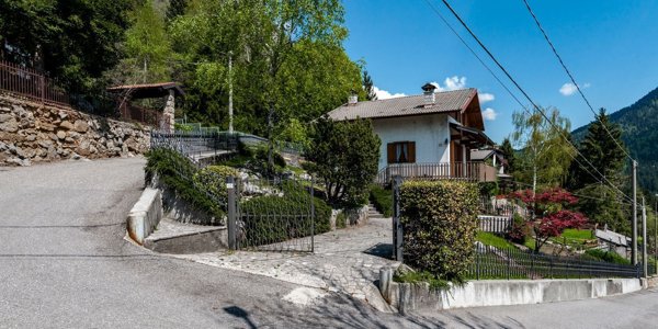 casa indipendente in vendita a Castione della Presolana