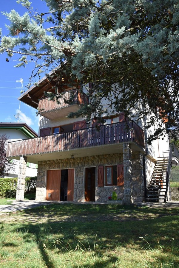 casa indipendente in vendita a Castione della Presolana