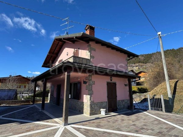 casa indipendente in vendita a Castione della Presolana
