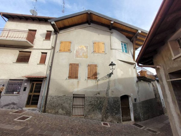 casa indipendente in vendita a Castione della Presolana